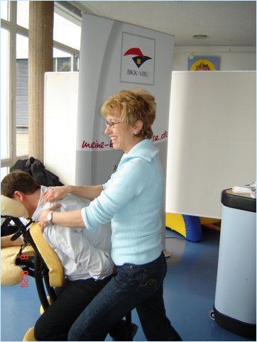 Behandlungsstuhl zur mobilen Massage Event